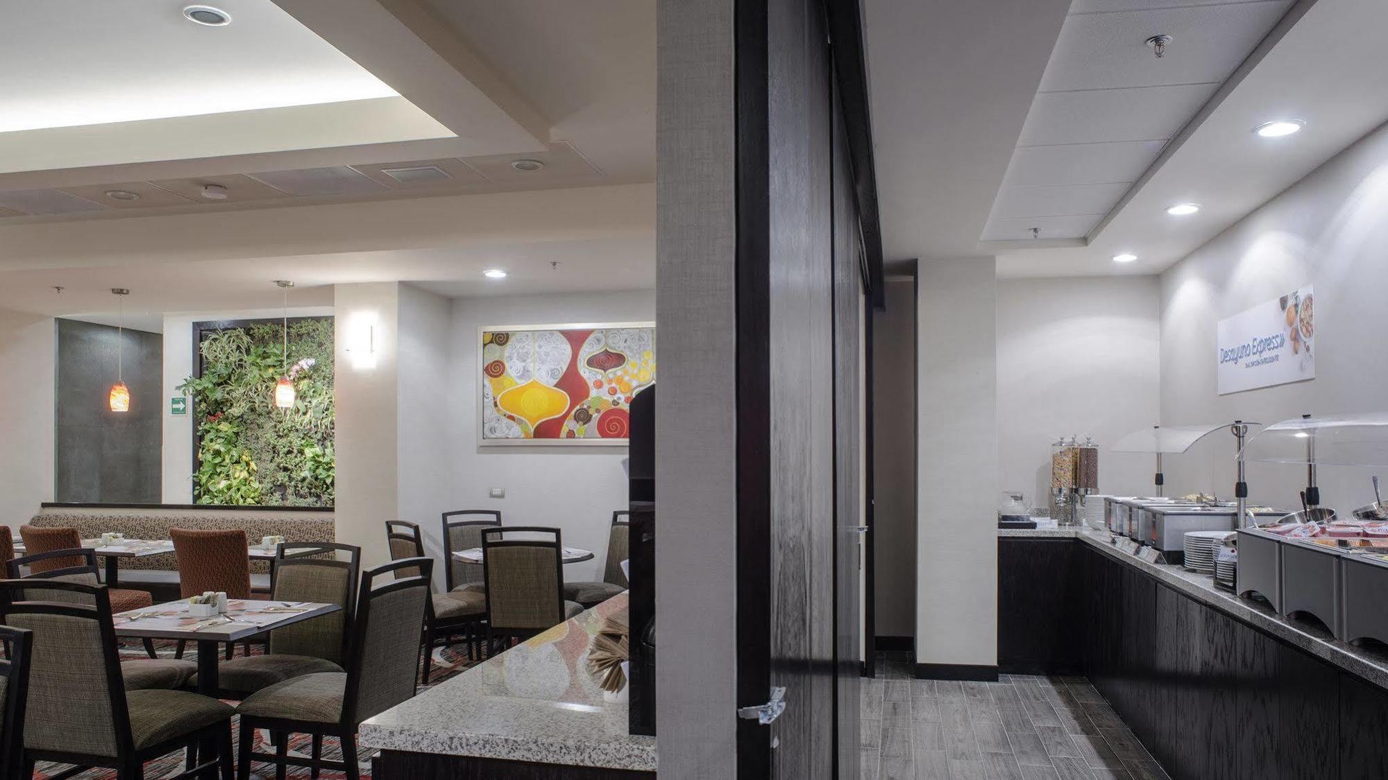 Holiday Inn Express & Suites Chihuahua Juventud, An Ihg Hotel Εξωτερικό φωτογραφία